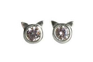 Meow Diamondピアス（Pt900）（正面）