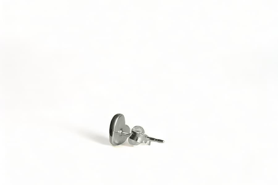 A Little Loveピアス（Pt900）（横）